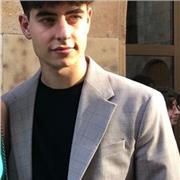 Graduado en enseñanzas profesionales de fagot y cursando canto lírico